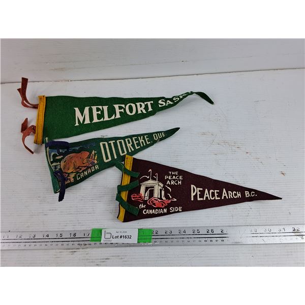 (3) Vintage Pennants - Peace Arch, Otoreke & Melfort