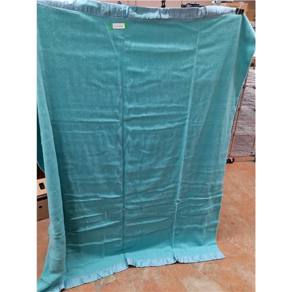 Kenwood Wool Products Pure Virgin Wool Blanket 81" x 70"