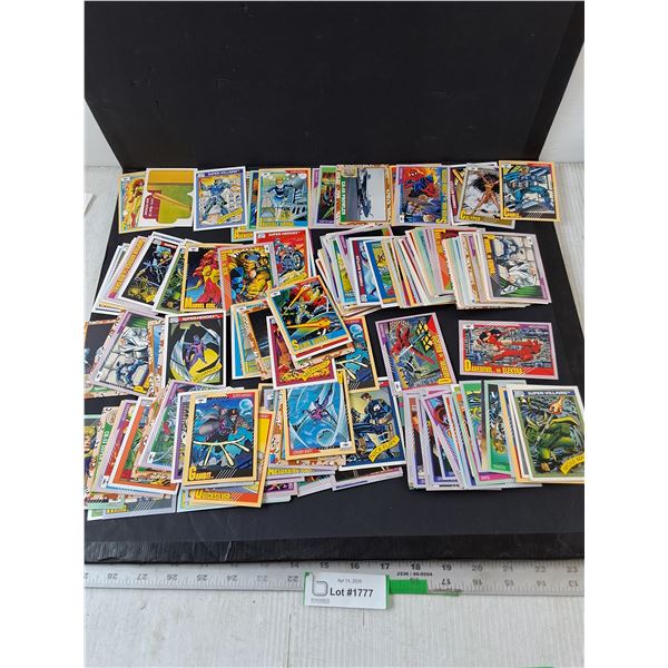 MARVEL - Super Hero vs Villian Collector Cards