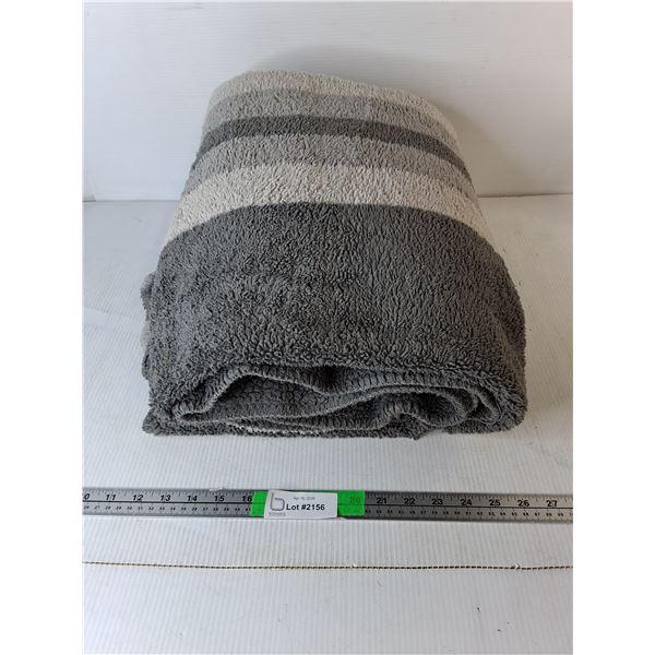 Polyester Throw Blanket
