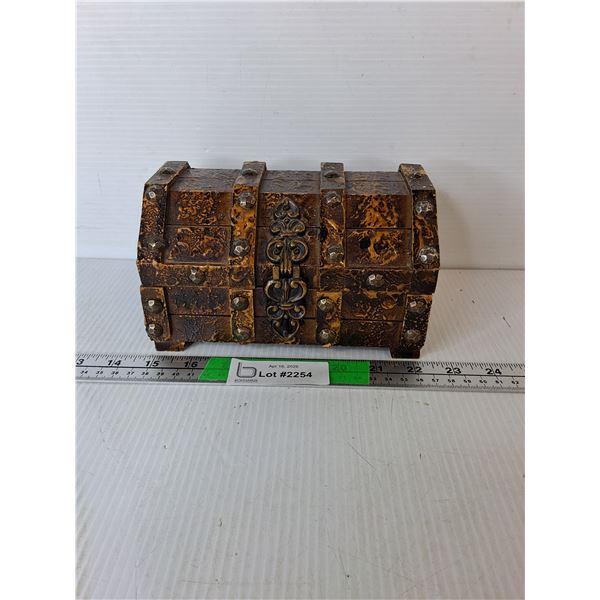 Wooden Storage Chest 7.25" x 5.25" x 4.5"