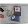 Image 4 : Scarf, Party Noise Makers, Hip Resistance Bands
