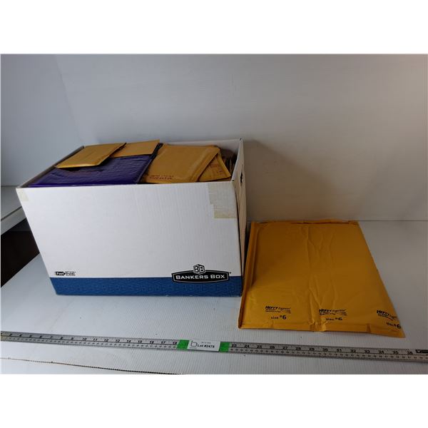 Box of Bubble Envelopes Up to 19" x 13.5"- PICK UP
