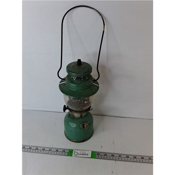 Coleman Vintage  Lantern, Model 247, Date 4/47