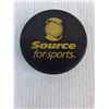 Image 5 : (3) NHL Souvenir Pucks-unknown autograph