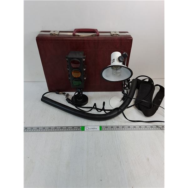 Briefcase,Desk Lamp,Type of Sling,Traffic Light Lamp