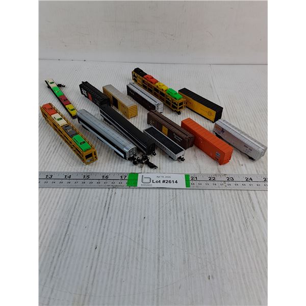 Lot of "N" Scale Freight Train Cars-some are missing wheels