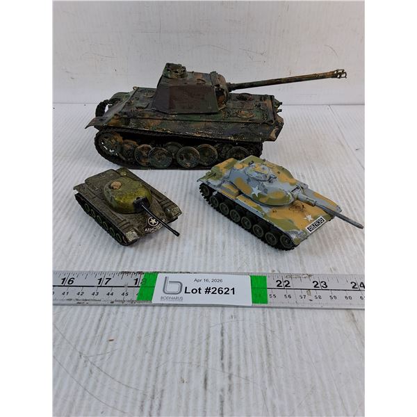 Corgi and Matchbox Tanks,Plastic Model Tank-assembled,needs regluing