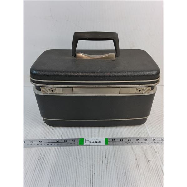 Vintage Samsonite Silhouette Hard Shell Train Case