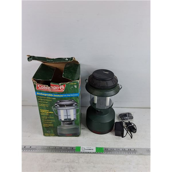 Coleman Rechargeable Lantern Twin Tube Fluorescent, Powers On, As Is, Needs Charging