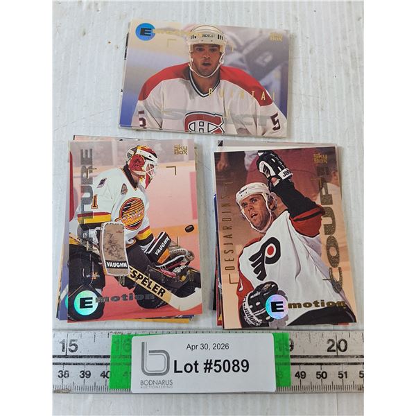 (19) 1992-93 Skybox Emotion Hockey Cards-all are pictured