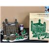 Image 1 : DICKEN'S VILLAGE "TOWER OF LONDON" HISTORICAL LANDMARK SERIES (WITH LIGHT)
