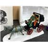 Image 2 : HERITAGE VILLAGE "CENTRAL PARK CARRIAGE" HISTORICAL LANDMARK SERIES