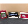 Image 2 : LOT OF 3 STAR TREK "VOYAGER" CHRISTMAS ORNAMENTS