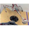 Image 4 : LOT: STAR TREK ENTERPRISE BRIDGE MODEL AND KLINGON BATTLECRUISER KRONOS 1