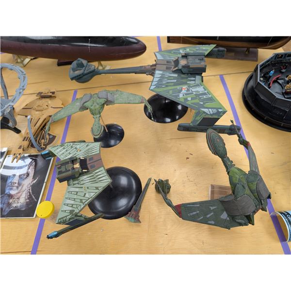 LOT: 4 KLINGON BATTLE CRUISER MODELS (AS IS)