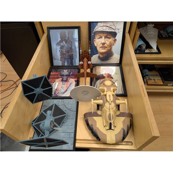 LOT: STAR WARS AUTOGRAPHED HEADSHOT COLLECTION