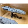 Image 5 : LOT: 2 BATTLESTAR GALACTICA MODELS/COLLECTIBLES
