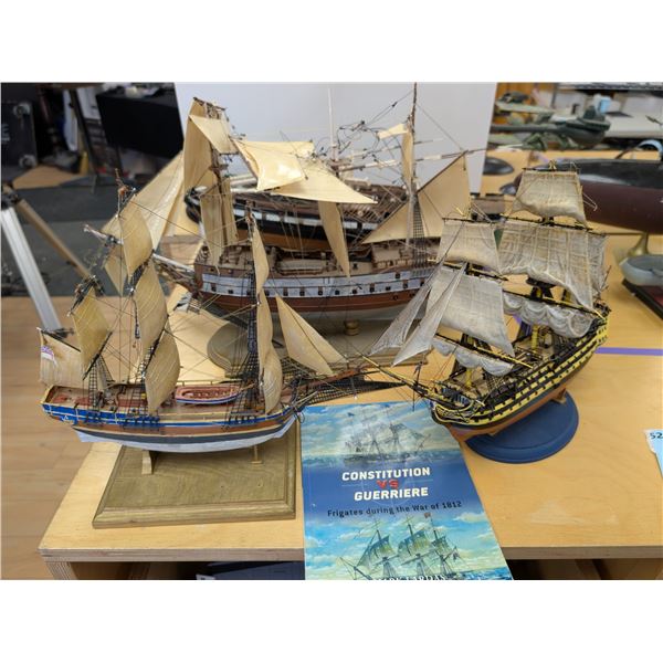 LOT: 4 MODEL FRIGATES (AS IS) + BOOK "CONSTITUTION VS GUERRIERE