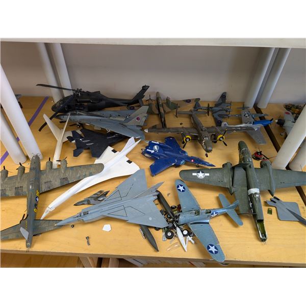LOT: 16 MODEL AIRCRAFT (AS IS)