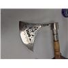 Image 3 : ORNIMENTAL AXES ON CREST