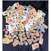 Image 1 : COLLECTION OF VINTAGE POSTAGE STAMPS FROM THE UNITED STATES AND VARIOUS INTERNATIONAL COUNTRIES