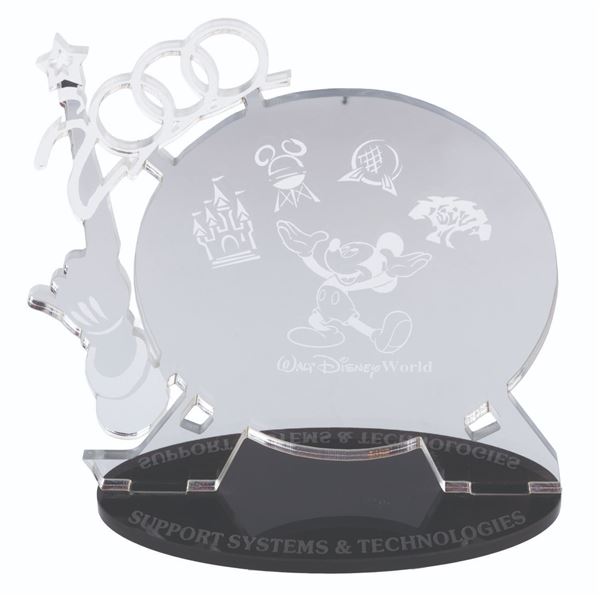 A Walt Disney World 2000 Support Systems & Technologies Award.