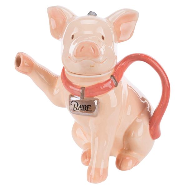 A "Babe" the Pig Teapot.