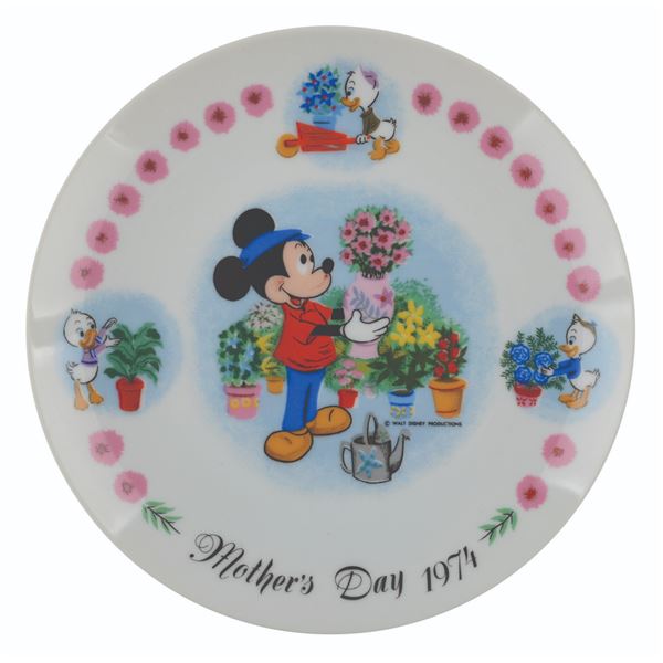 A Walt Disney's 1974 Mother's Day Plate.