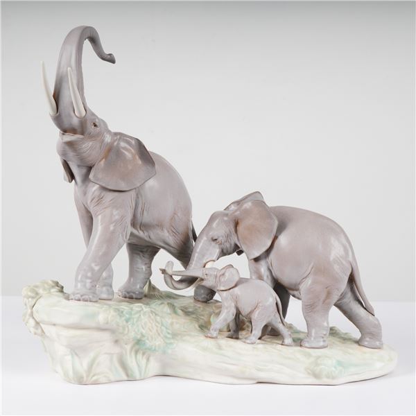 Lladro Elephants Walking Gres Porcelain Figurine, Model 1001150