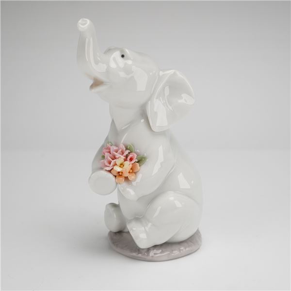 Lladro Lucky in Love Porcelain Figurine 6462