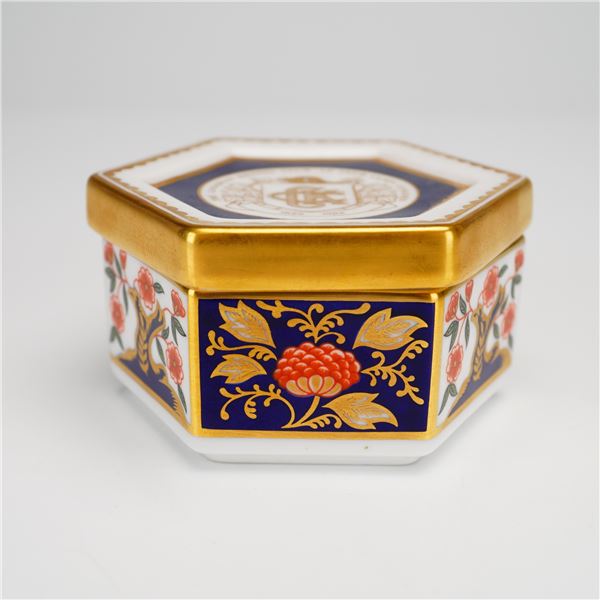Royal Crown Derby Bone China Canadian Kennel Club Trinket Box, A. 1298