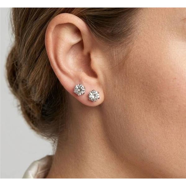 Ladies 1.0 carat Princess Cut Solitaire Stud Earrings