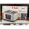 Image 2 : T-fal 4 Slice Digital Toaster, Stainless Steel