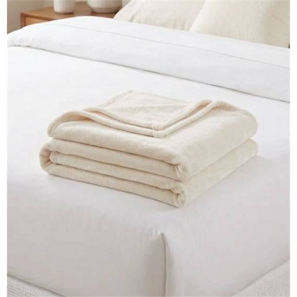 Kirkland Signature Queen-Size Plush Blanket in White