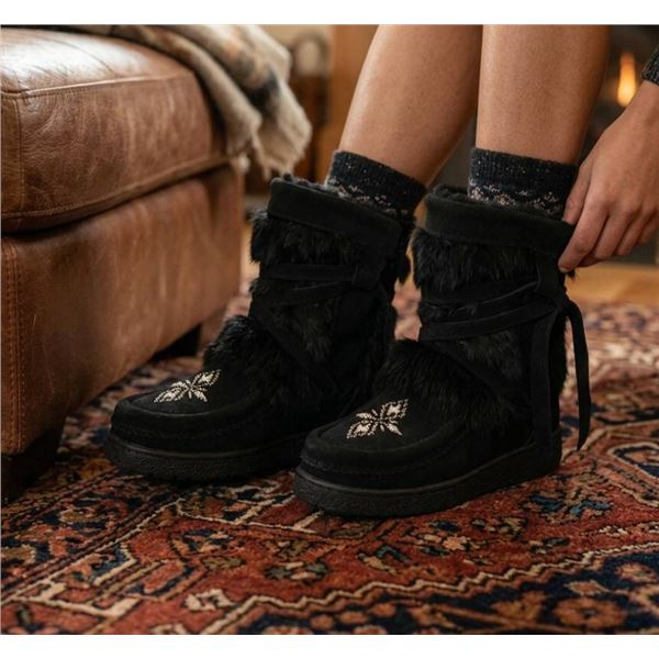 Manitobah Mukluks Short Wrap Suede Mukluk Boots, Model 4018306, Black