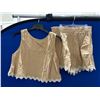 Image 2 : Two-Piece Women’s Tank Top and Shorts Set – Size Large
