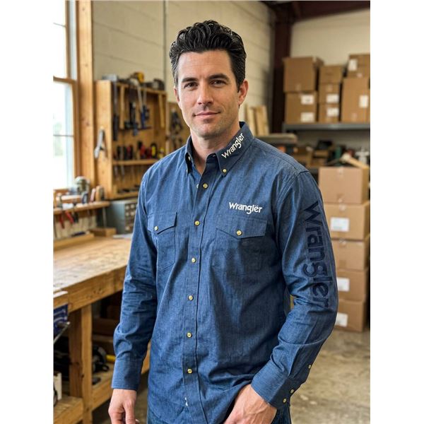 Wrangler Long-Sleeve Button-Up Shirt, Size Large