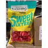 Image 3 : Sweet Sixteen Strawberry Twist 8 Packs of 6x135g Mondoux Confectionery