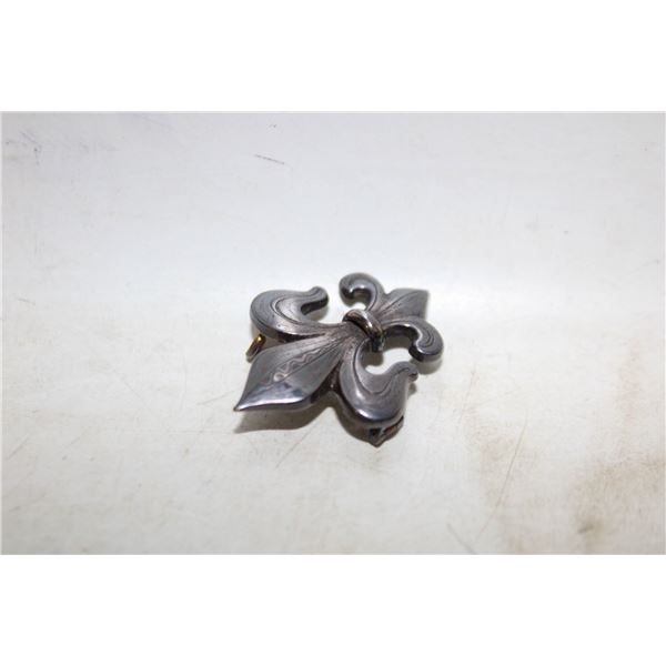 ESTATE VINTAGE SILVER-PLATED QUEBEC BROOCH