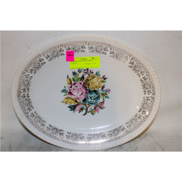 SOVEREIGN POTTERS MADE IN CANADA EARTHENWARE FLOWERED PLATTER WITH 22K GOLG FLOWER DESIGN BORDER