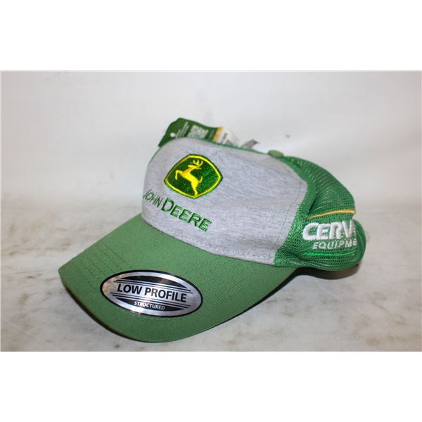 NEW JOHN DEERE LICENSED BASEBALL CAP W/TAG'S