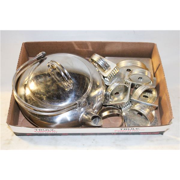 7 VINTAGE COOKIE CUTTERS & TEAPOT OVAL-SHAPE