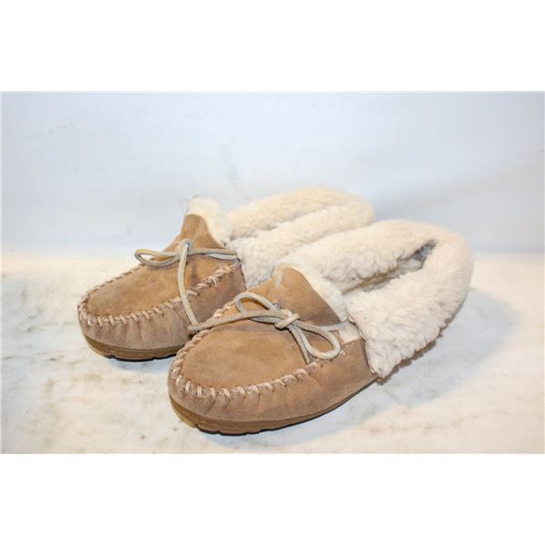 L.L. BEAN LEATHER MOCCASINS, SIZE 7
