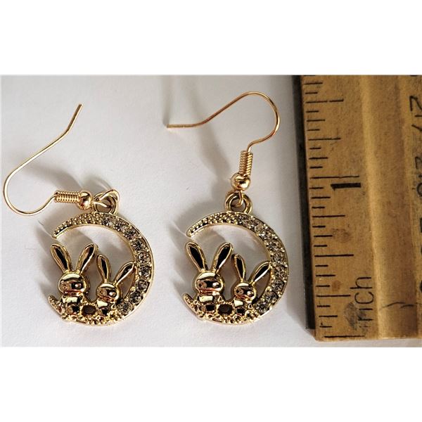 20)  GOLD TONE WITH CLEAR CRYSTALS BUNNY