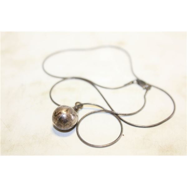 925 STERLING SILVER CHAIN AND PENDANT