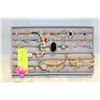 Image 1 : JEWELRY ORGANIZER TRAY WITH RINGS AND BANGLES