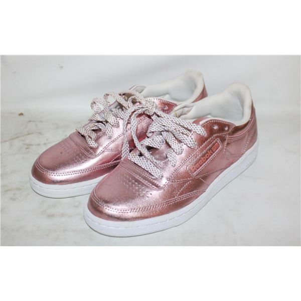 LADIES REEBOK RUNNERS SIZE 7 NEW