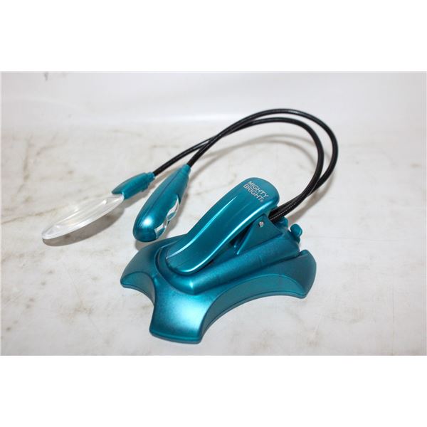 MIGHTY BRIGHT BOOKLIGHT WITH MAGNIFIER