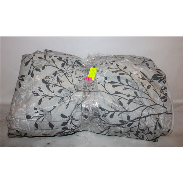2 TWIN SIZE DUVETS WITH COVERS